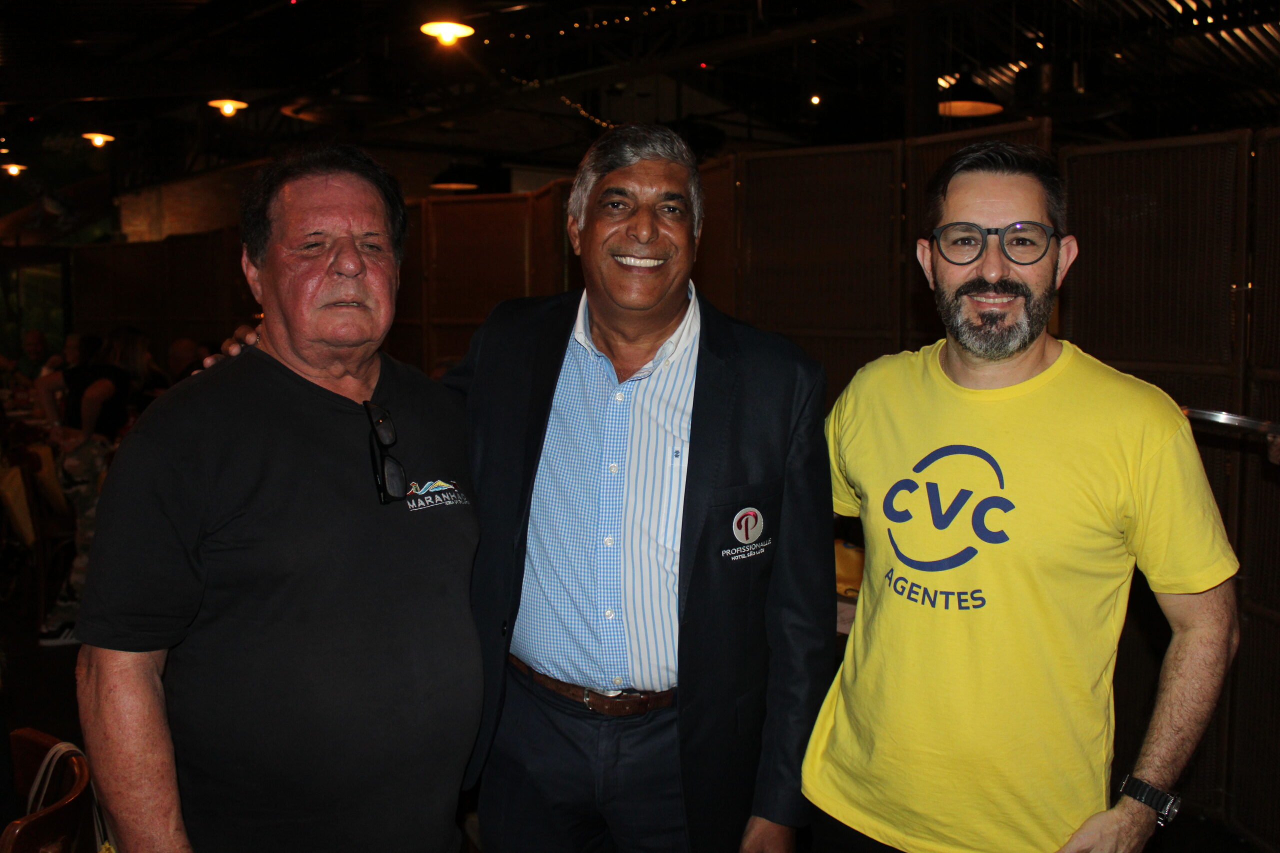 Airton Abreu, do Maranhão, com Amauri Morais, da Profissionalle Hotéis, e Júlio Cesar, da CVC Airton Abreu, do Maranhão, com Amauri Morais, da Profissionalle Hotéis, e Júlio Cesar, da CVC