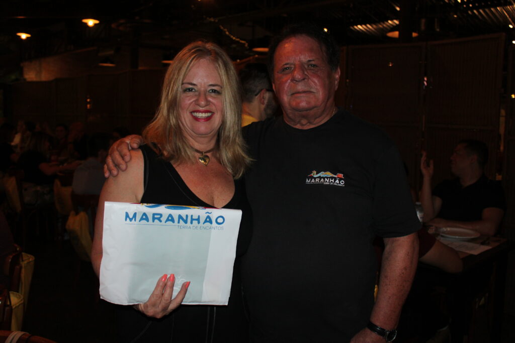 Simone Xisto, da Briffe Viagens, e Airton Abreu, do Maranhõa