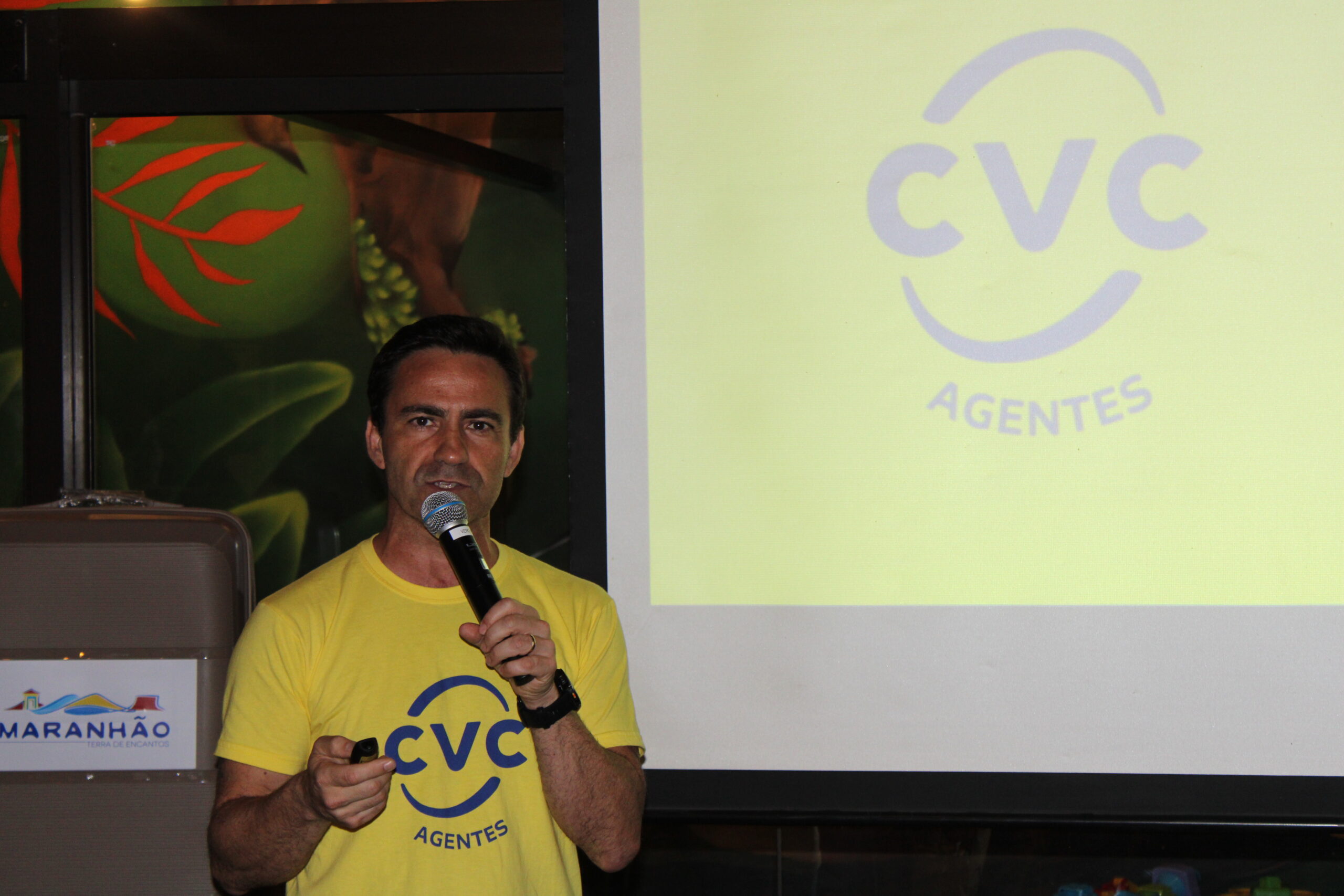 Rogério Mendes, diretor de vendas Canal Multimarcas da CVC apresentou produtos e promoções Rogério Mendes, diretor de vendas Canal Multimarcas da CVC apresentou produtos e promoções