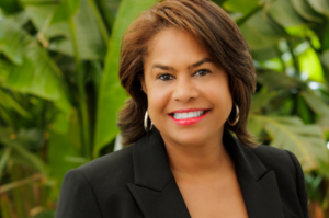 Julie atualmente é presidente e CEO do San Diego Tourism Authority, na Califórnia, mas assumirá o cargo em Nova Iorque em dezembro de 2024 (DivulgaçãoNYC Tourism + Conventions)