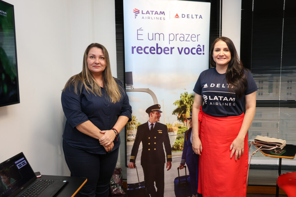 Kátia Vieira, da Delta, e Bianca Ferreira, da Latam Kátia Vieira, da Delta, e Bianca Ferreira, da Latam