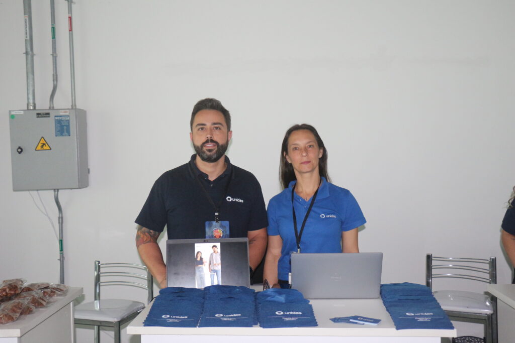 Leandro Doreto e Juliana Schneider, da Unidas