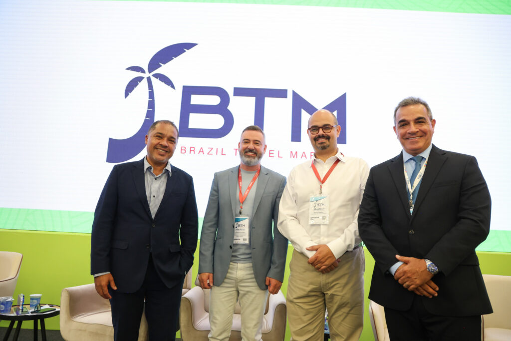 Leônidas José de Oliveira, Secretário de Estado de Cultura e Turismo de Minas Gerais, Mateus Simões, vice governador de Minas Gerais, entre Cláudio Jr. e Breno Mesquita, do BTM