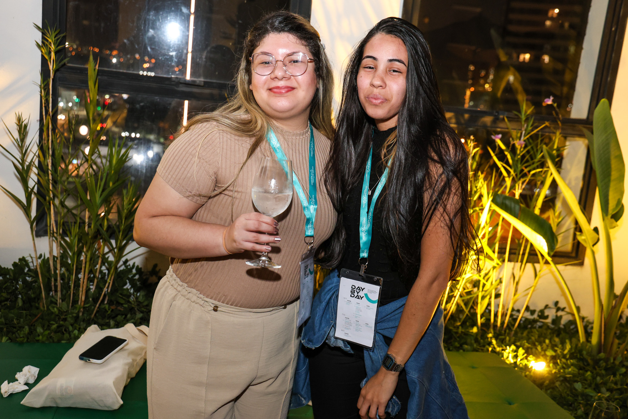 Lucimara da Silva e Jhenifer Tavares, da Havan Viagens Lucimara da Silva e Jhenifer Tavares, da Havan Viagens