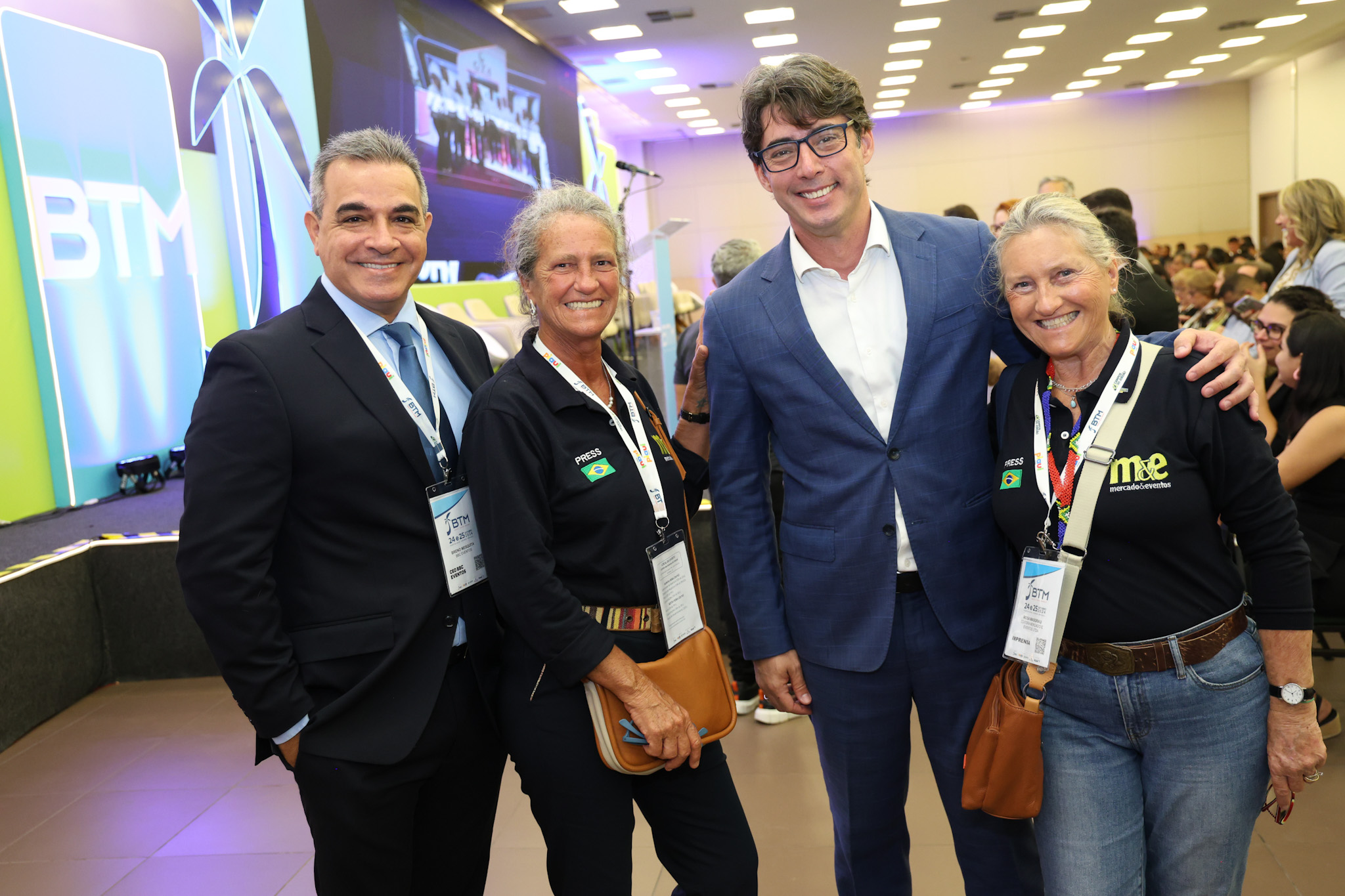 Mari e Rosa Masgrau, do M&E, com Breno Mesquita, do BTM, e Fabrício Amaral, do Fornatur Mari e Rosa Masgrau, do M&E, com Breno Mesquita, do BTM, e Fabrício Amaral, do Fornatur