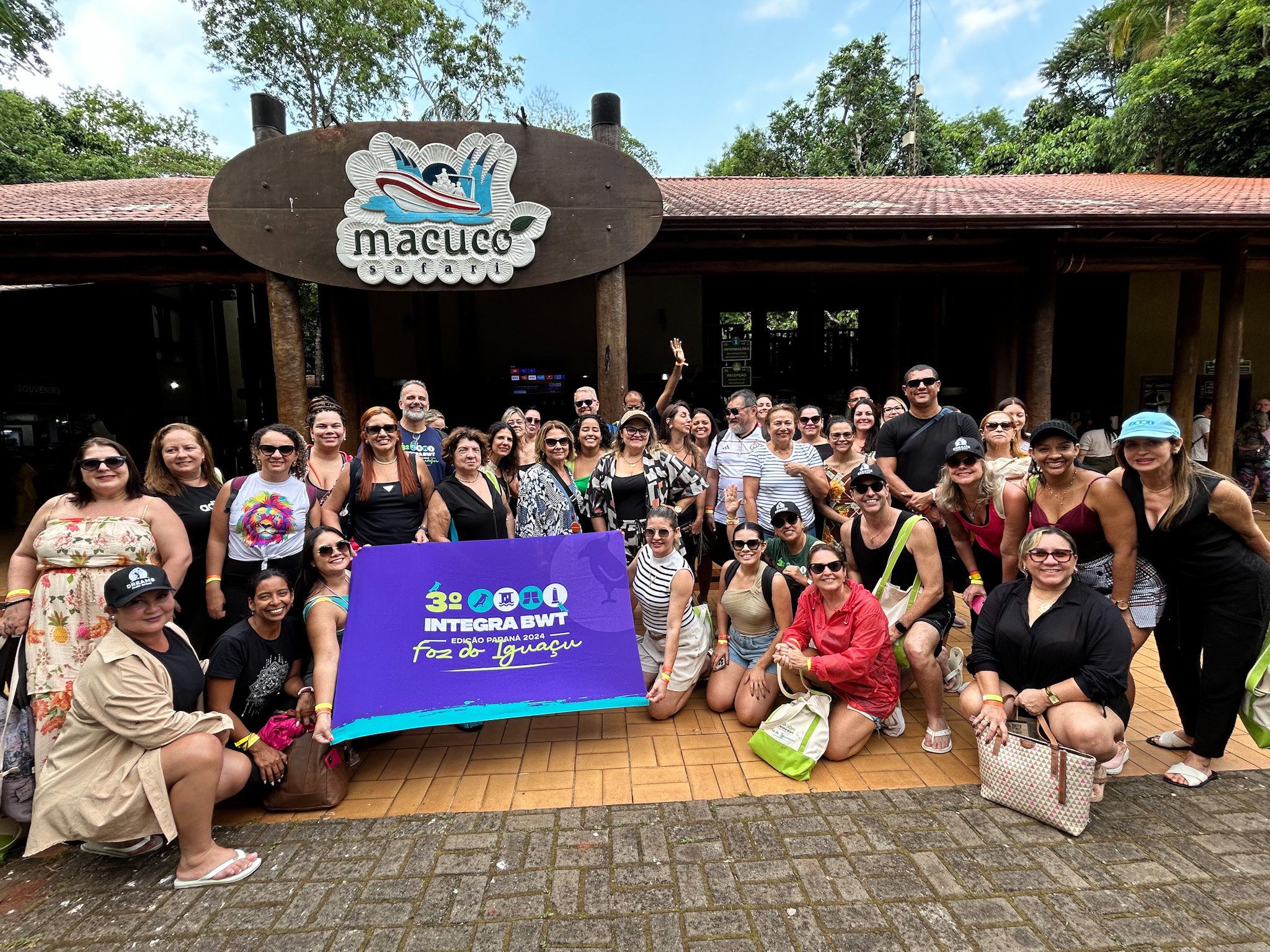 O Macuco Safari é o passeio ideal para quem quer chegar perto das cataratas O Macuco Safari é o passeio ideal para quem quer chegar perto das cataratas
