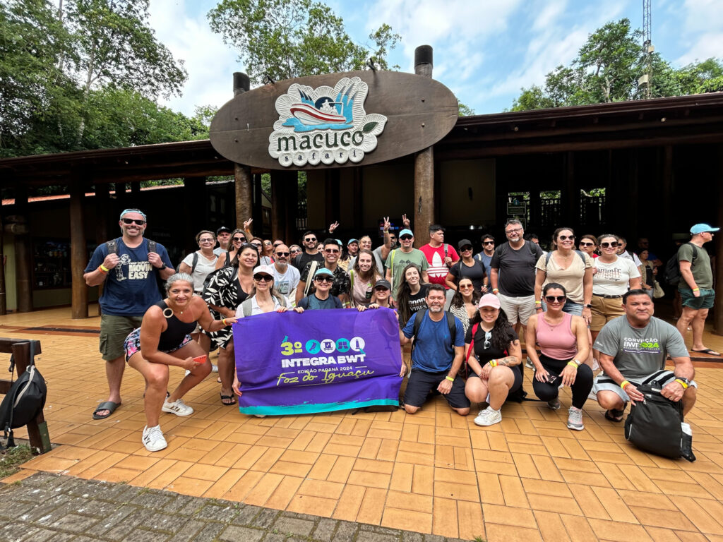 O grupo também desfrutou da experiência do Macuco Safari O grupo também desfrutou da experiência do Macuco Safari