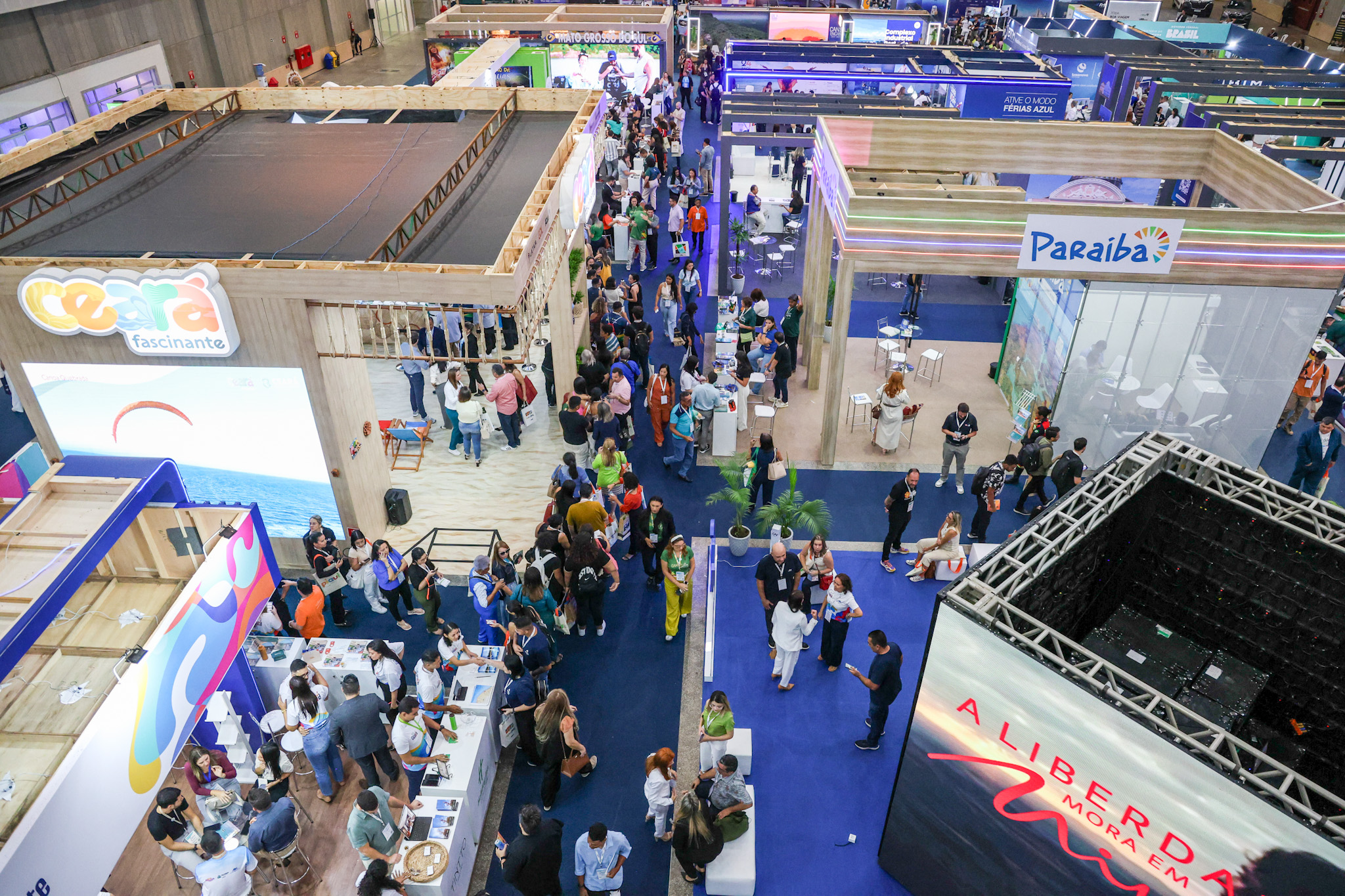 O primeiro dia contou com movimento intenso nos corredores do Centro de Eventos do Ceará O primeiro dia contou com movimento intenso nos corredores do Centro de Eventos do Ceará