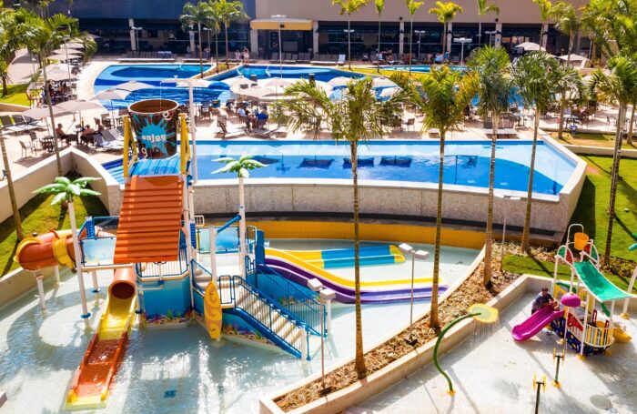 Enjoy Olímpia registra recorde na antecipação das vendas do Réveillon 2025 1 Com programação especial, ceia e grande festa da virada "all inclusive" na Arena Olímpia, com queima de fogos silenciosa e show de Tatau (ex-Araketu), os resorts Enjoy registram incremento de 36% na antecipação das vendas comparado ao ano passado (Divulgação/Enjoy Hotéis & Resorts)