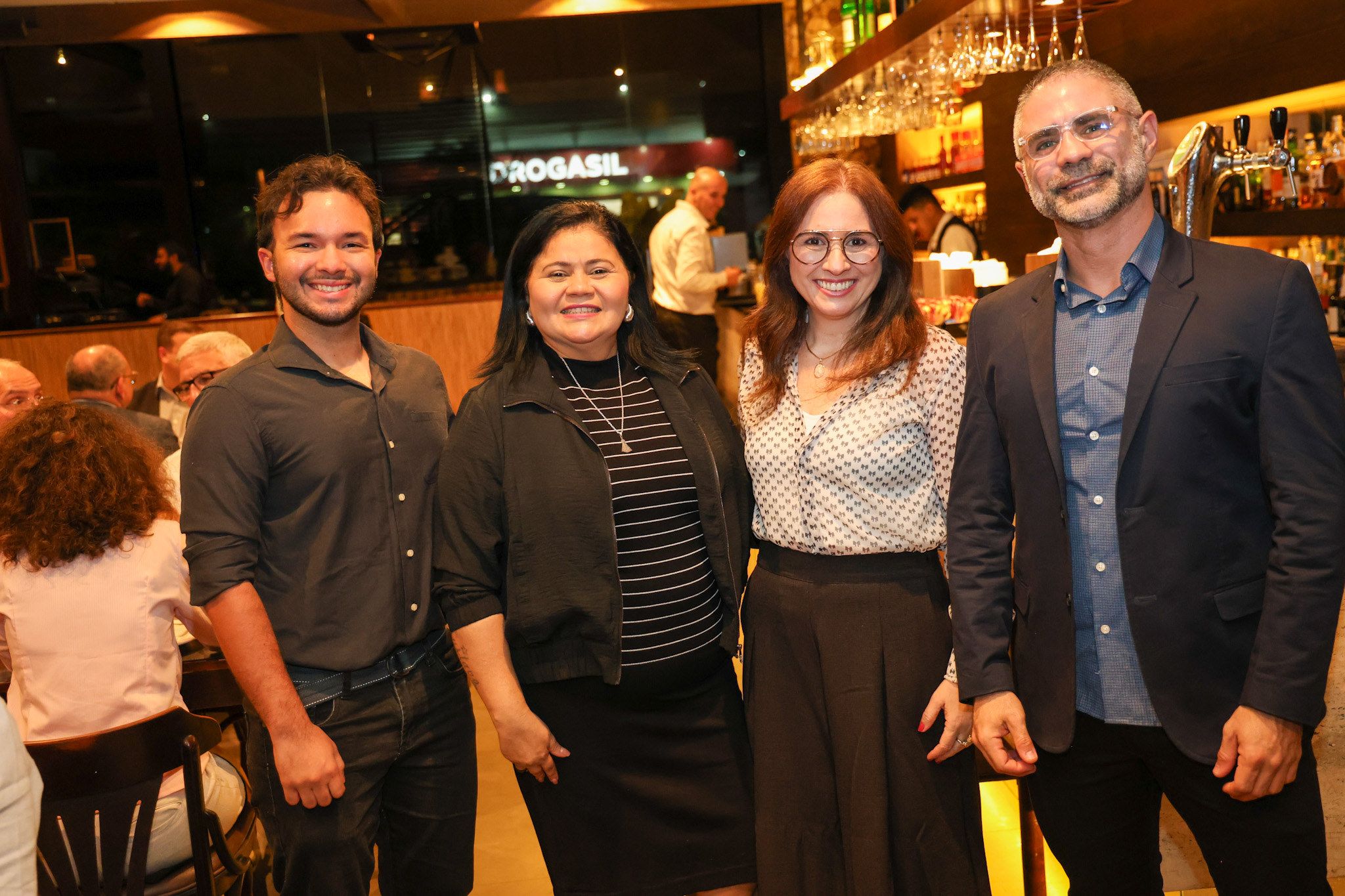 Rafael Santos, Fernanda Napoleão e Saulo Santos, da Setur-São Luis, com Ana Carolina Medeiros, presidente da Abav Nacional Rafael Santos, Fernanda Napoleão e Saulo Santos, da Setur-São Luis, com Ana Carolina Medeiros, presidente da Abav Nacional