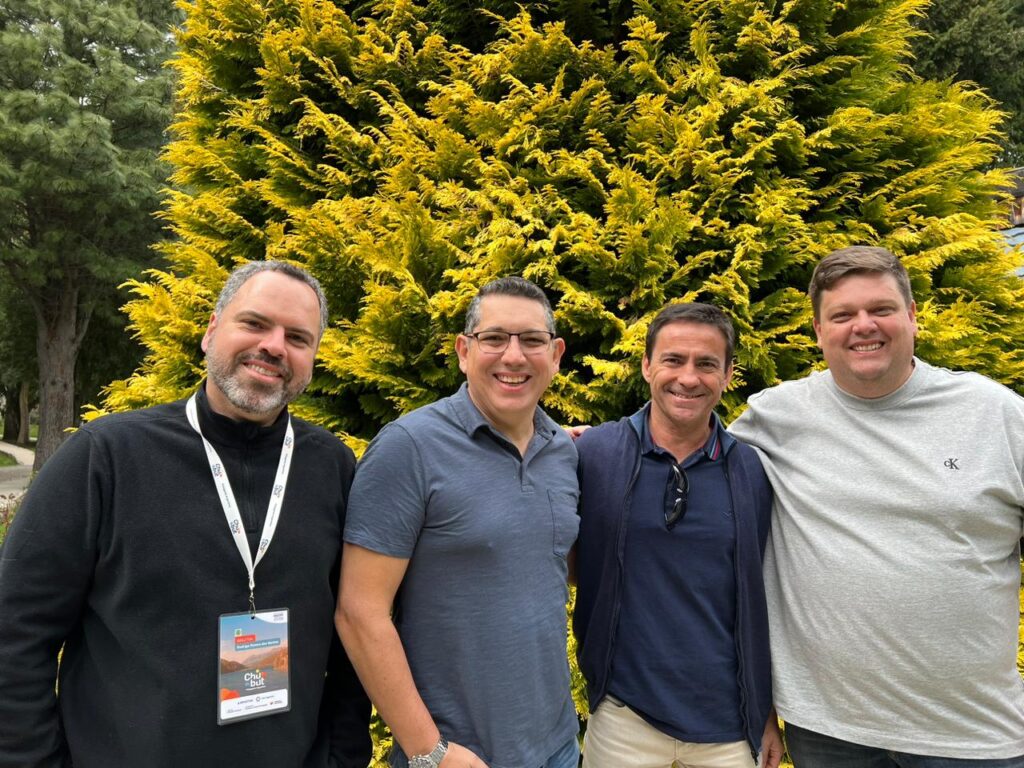 Rodrigo Ramos e Fabiano Camargo, da Braztoa com e Rogério Mendes da CVC e Evandro Klum da Miketec