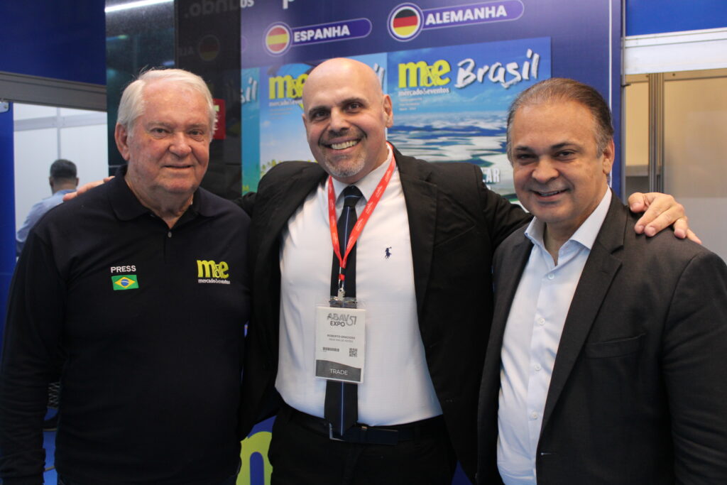 Roy Taylor, do M&E, Roberto Gracioso, da Rede Pan, e Roberto de Lucena, secretário de Turismo de São Paulo