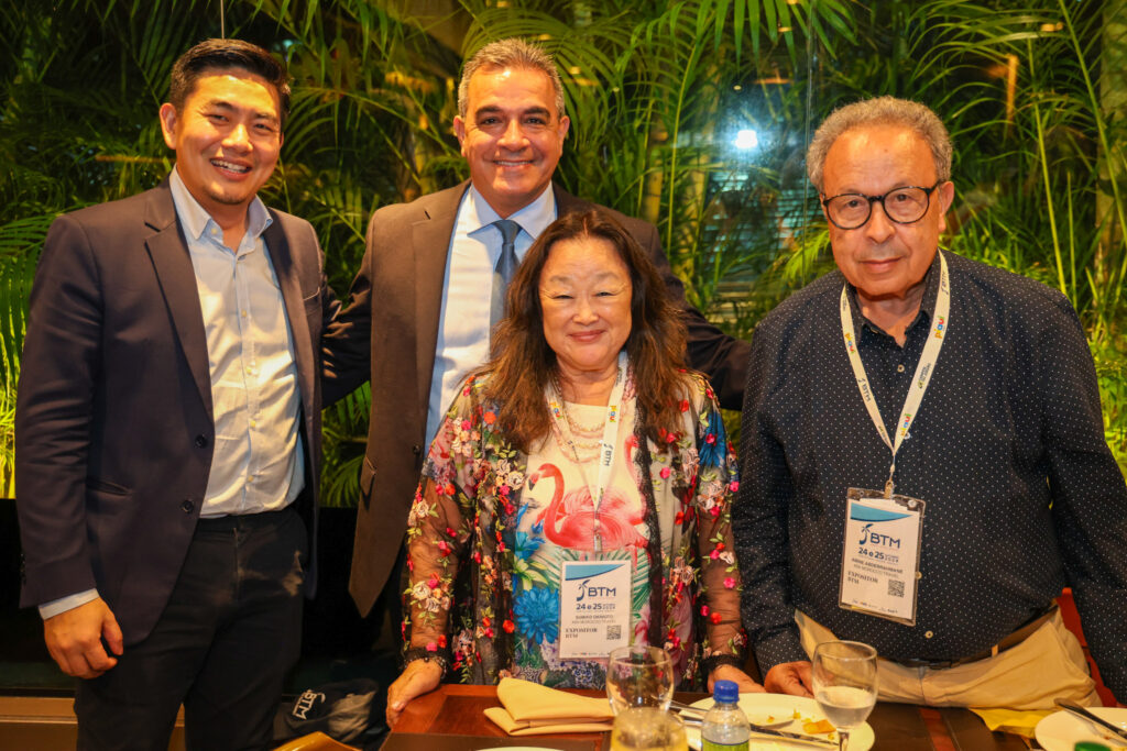 Thiago Akira, palestrante, Breno Mesquita, do BTM, Amine Abderrahmane e Sumiko Okimoto, da ASK Morocco Travel