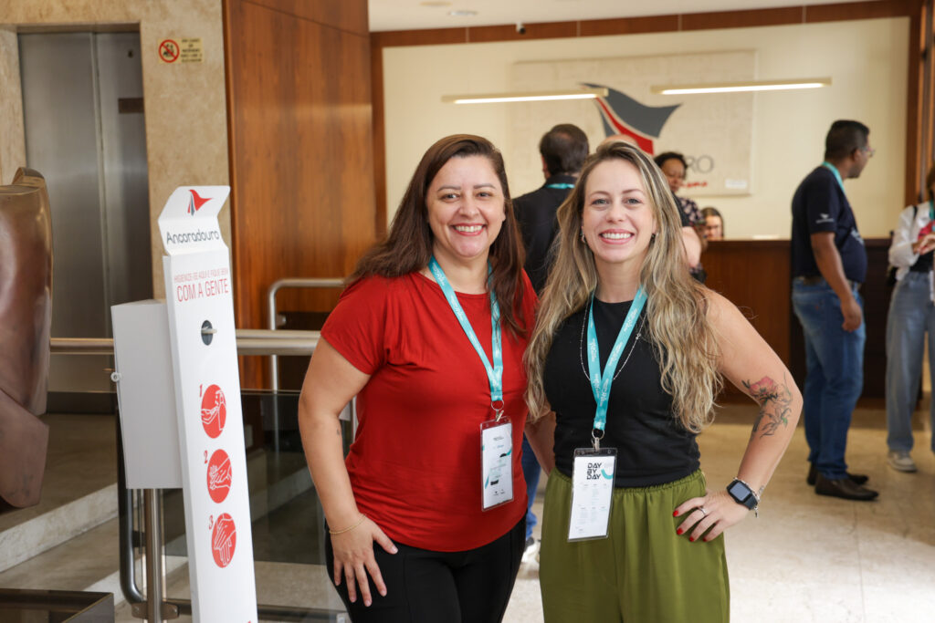 Vivian Odoni, da Mulheres Pelo Mundo, e Giulia Ceregati, da Fernanda Turismo
