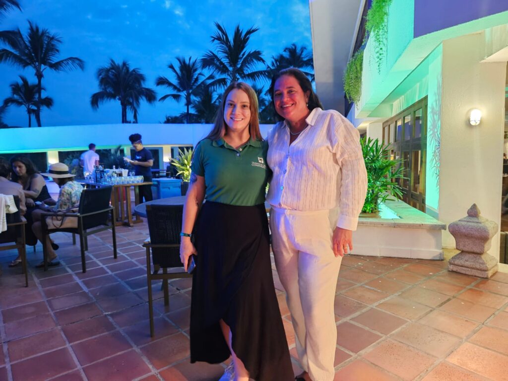 Jessica D'amico, gerente comercial do Transamerica, e Fabíola Candido, Blue Viagens Campinas