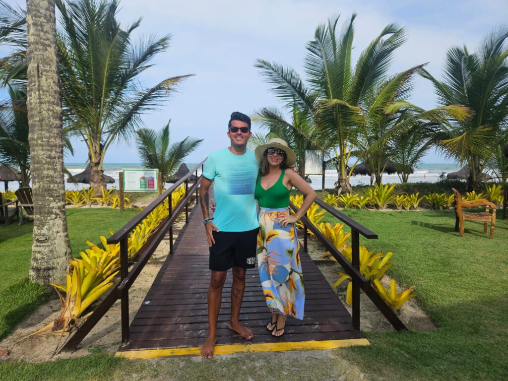 Saulo Corte, da SC Consultoria de Viagens, e Giselle Souto, da Azul Viagens BH Saulo Corte, da SC Consultoria de Viagens, e Giselle Souto, da Azul Viagens BH
