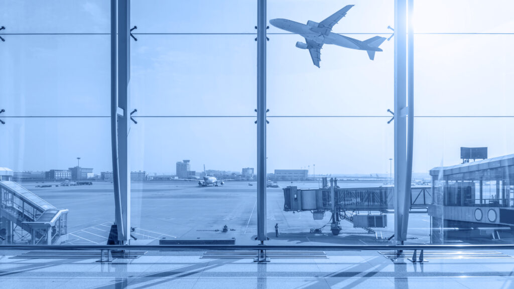 Furacão Milton: Aeroportos e companhias aéreas se preparam para passagem do fenômeno na Flórida