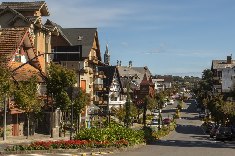 Gramado suspende alvarás para novos hotéis e restaurantes; entenda 1 gramado Gramado suspende alvarás para novos hotéis e restaurantes; entenda