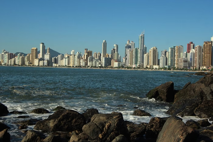 Santa Catarina arrecada R$ 376 milhões com alta do turismo e projeta recorde de visitantes internacionais em 2024 1 imagem 2024 10 10 094427358 Santa Catarina arrecada R$ 376 milhões com alta do turismo e projeta recorde de visitantes internacionais em 2024