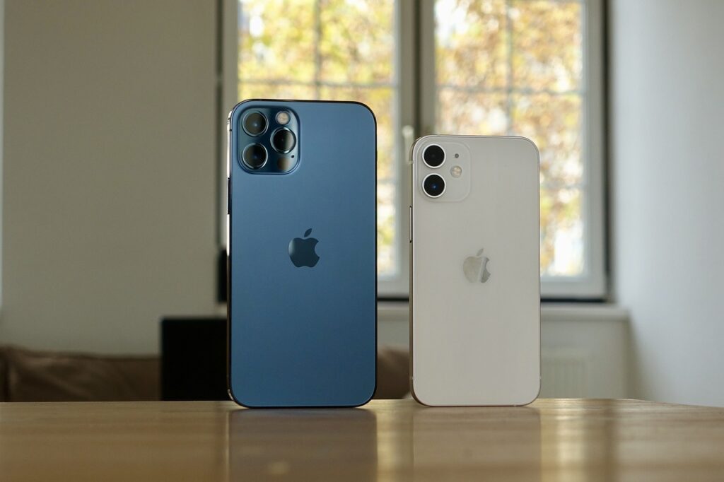 iphone 12 5755365 1280 Vale a pena comprar iPhone nos Estados Unidos? Veja valores comparativos
