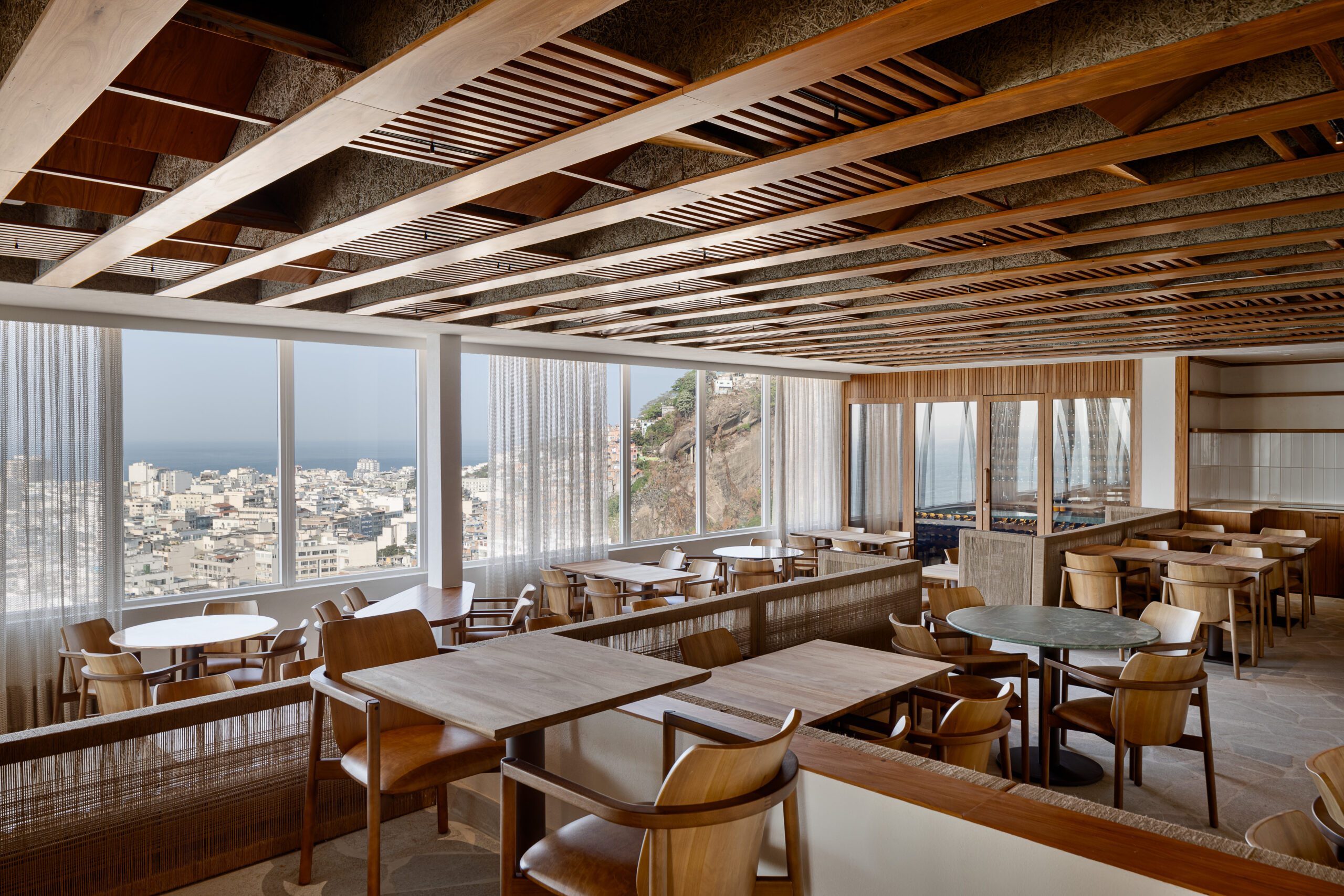 Rio Othon Palace reinaugura skylab e fortalece sua posição como referência gastronômica 1 riothon scaled Rio Othon Palace reinaugura skylab e fortalece sua posição como referência gastronômica