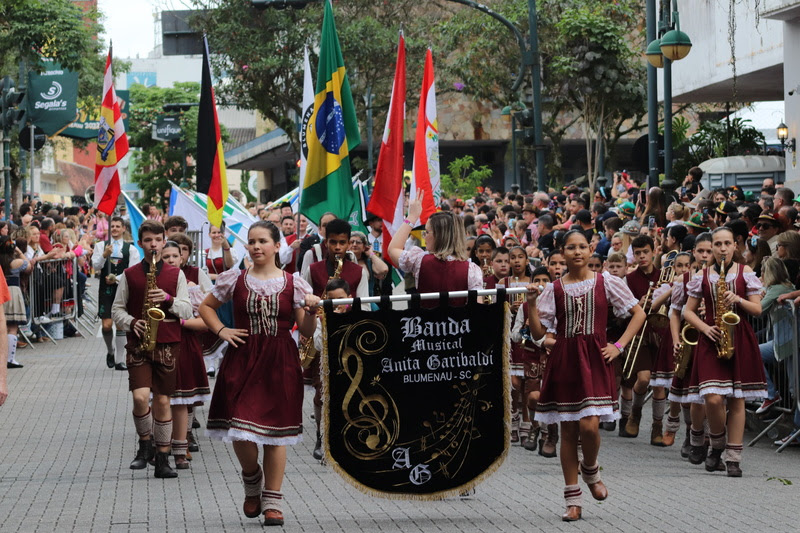 Oktoberfest Blumenau começa hoje (09) com ofertas e alta expectativa de público 1 unnamed 18 Oktoberfest Blumenau começa hoje (09) com ofertas e alta expectativa de público