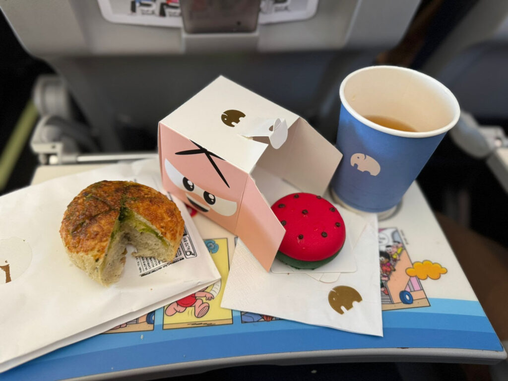 O voo G3 1214, de São Paulo/Congonhas para Porto Alegre, contou com serviço de bordo especial, fruto de uma parceria entre a Gol, e a We Coffee O voo G3 1214, de São Paulo/Congonhas para Porto Alegre, contou com serviço de bordo especial, fruto de uma parceria entre a Gol, e a We Coffee