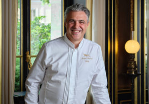 Air France apresenta novos menus de chefs Michelin para clientes saindo de Paris