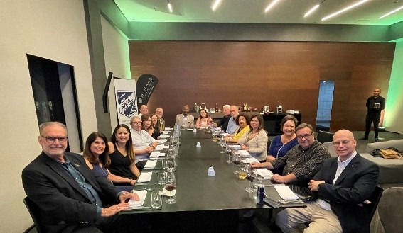 Andrés Hayes e a nova visão ONE Skål: integração e inovação para o futuro do Turismo 2 1 1 Andrés Hayes e a nova visão ONE Skål: integração e inovação para o futuro do Turismo