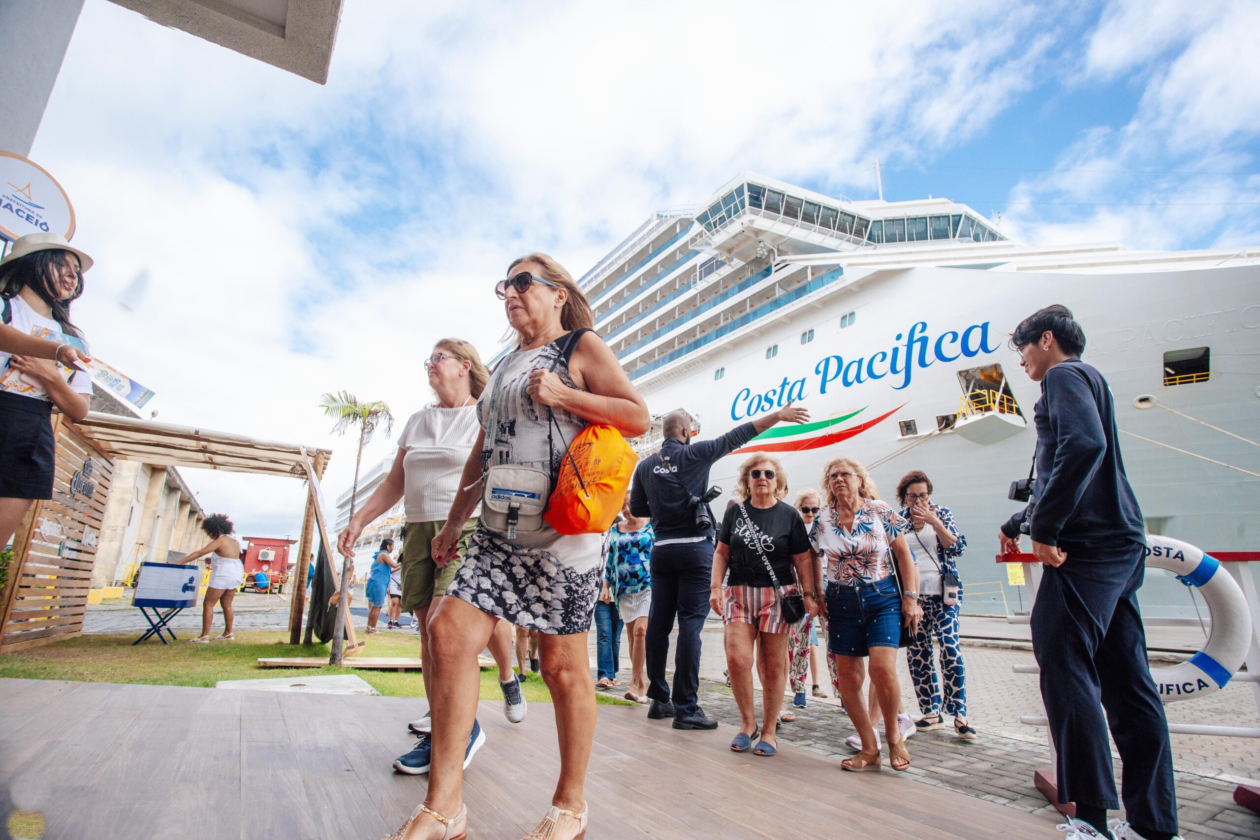 Chegada do Costa Pacifica nesta segunda (18) abriu a temporada de cruzeiros 24/25 em Alagoas 2 Alagoas 2 scaled Chegada do Costa Pacifica nesta segunda (18) abriu a temporada de cruzeiros 24/25 em Alagoas
