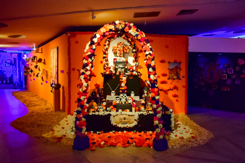 Altar em homenagem aos Mamonas Assassinas