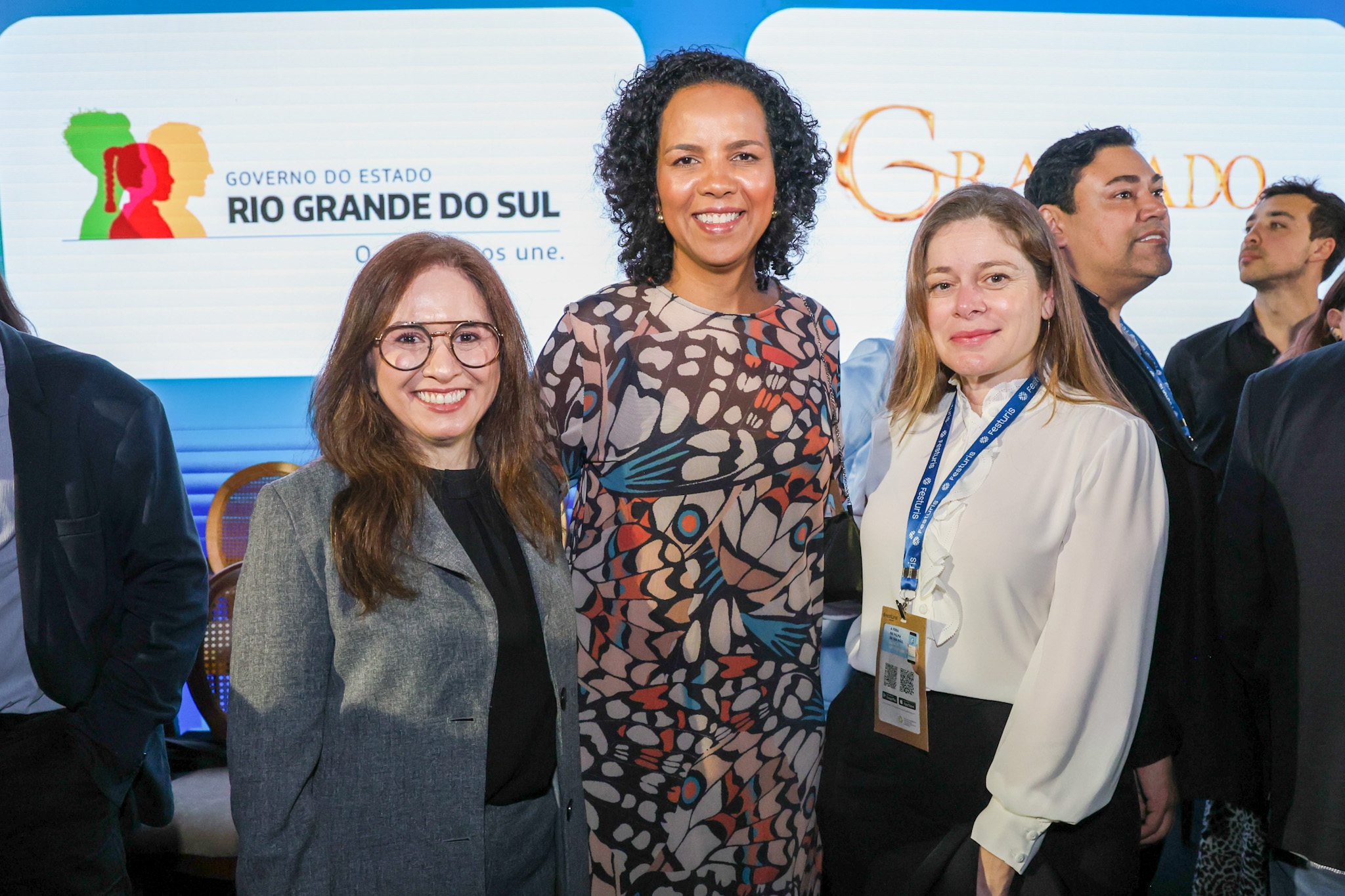 Ana Carolina Medeiros, da Abav, Jurema Monteiro, da Abear, e Carla Fonseca, da Gol e Smiles Ana Carolina Medeiros, da Abav, Jurema Monteiro, da Abear, e Carla Fonseca, da Gol e Smiles