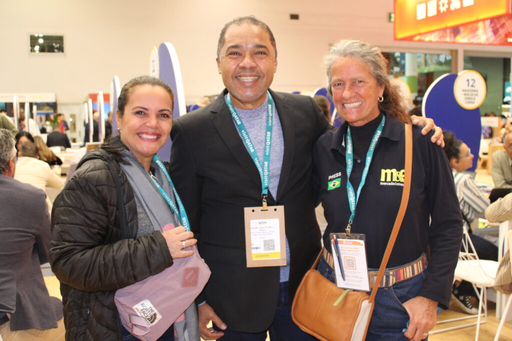 Ana Paula da Silva e Claudio Junior, da BBC Eventos, com Mari Masgrau, do M&E