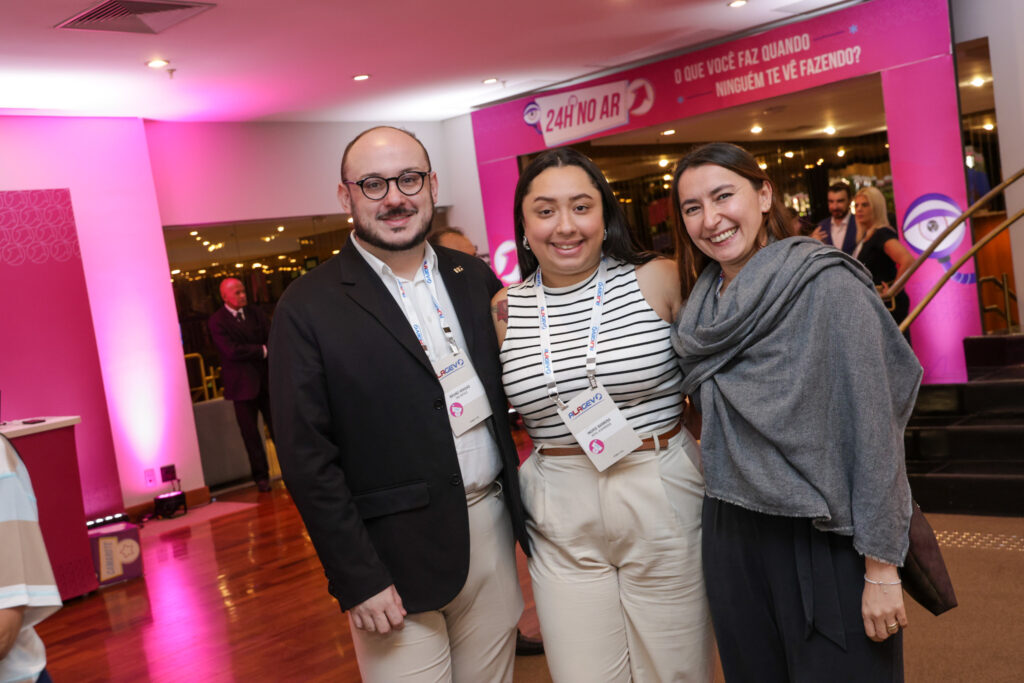 Bruno Aragão, do IHG Hotels, Ingrid Barbosa, do Hotel Staybridge, e Esra Coelho, da Turkish Airlines
