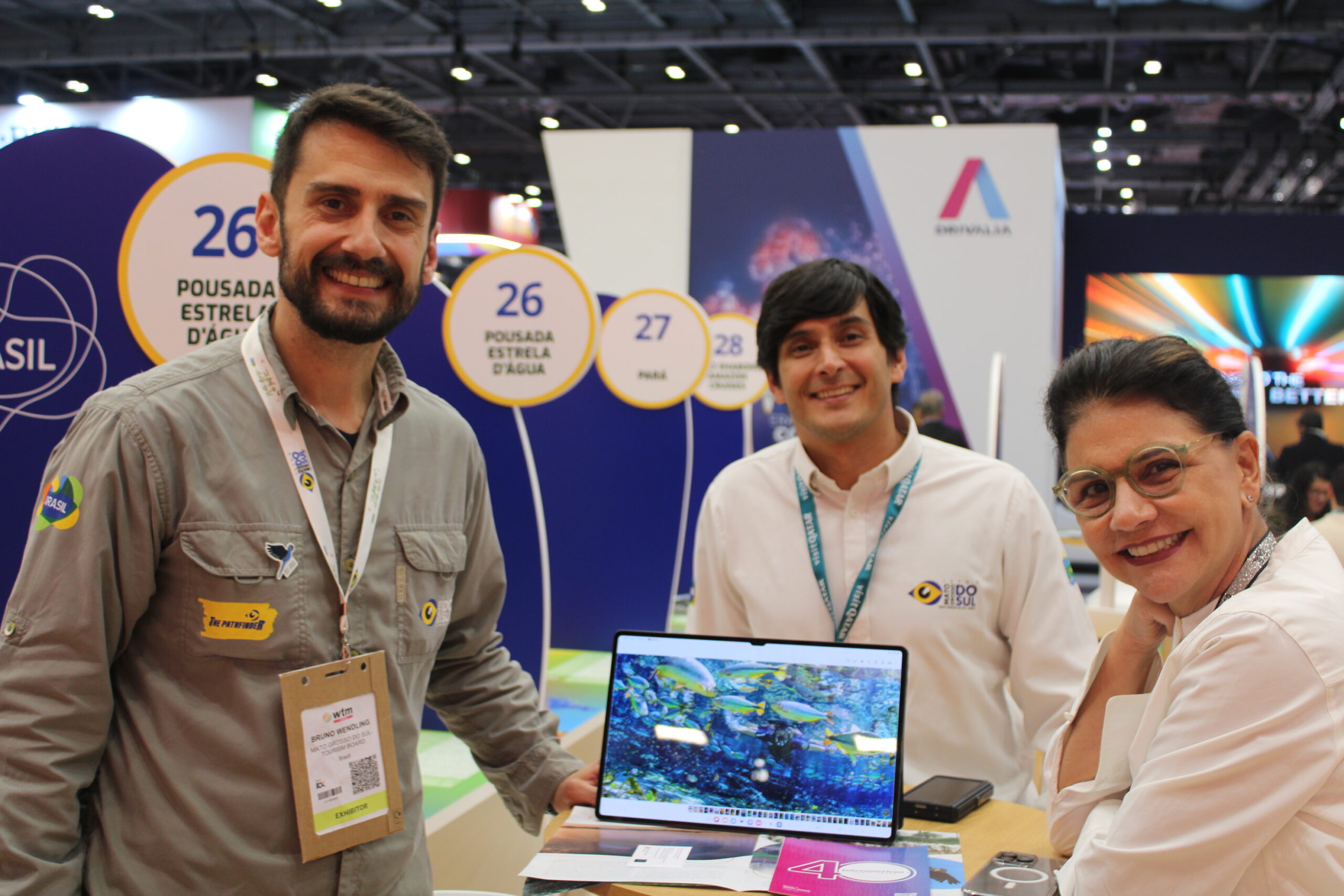 Bruno Wendling e Breno Amorim, do MS, com Dani Roman, da Interamerican