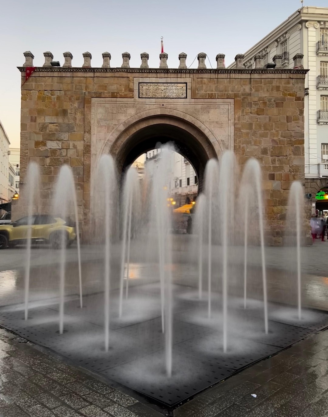 Chafariz na principal porta de entrada da Medina