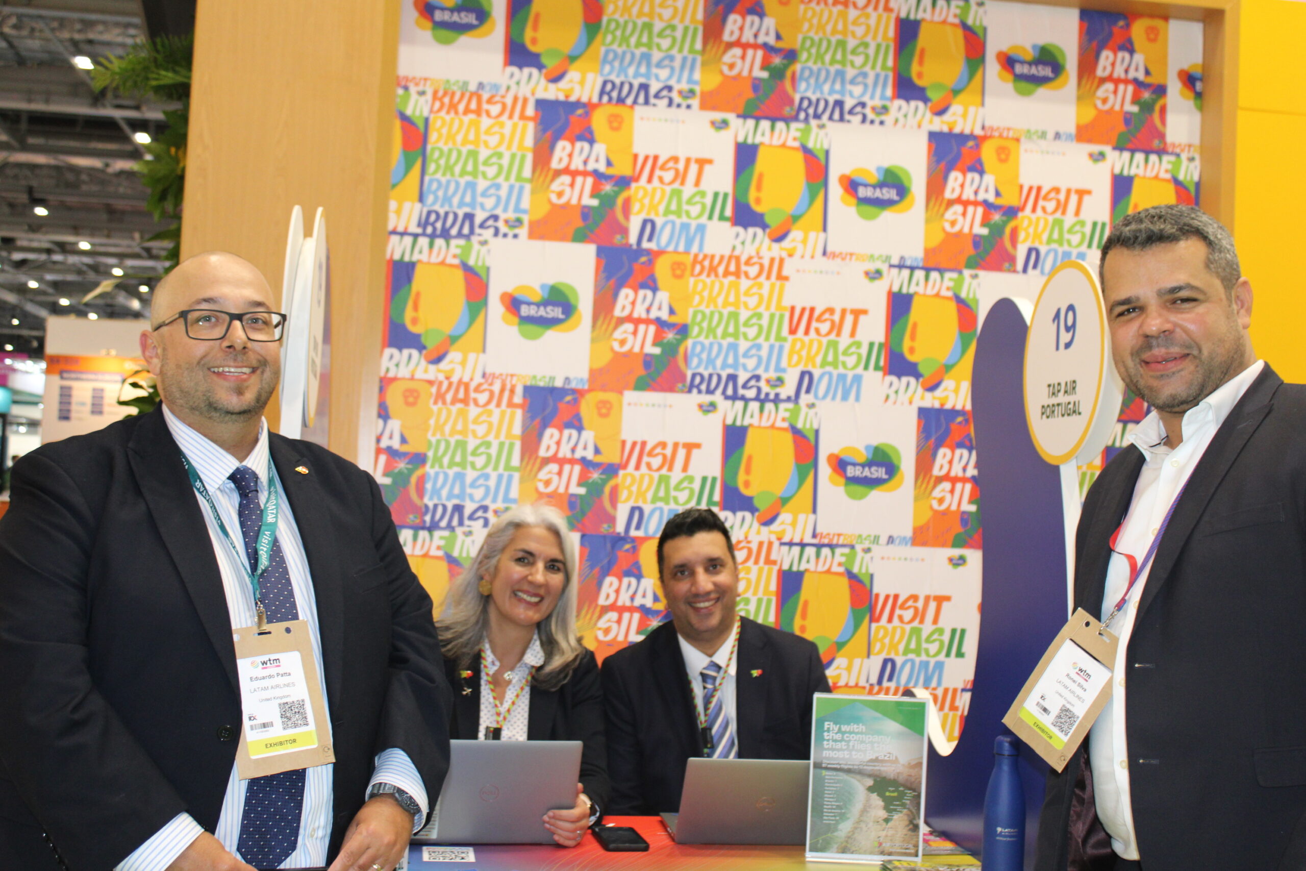 Cindy Santos e Someer Howa, da TAP, com Eduardo Patta e Rooney Silva, da Latam