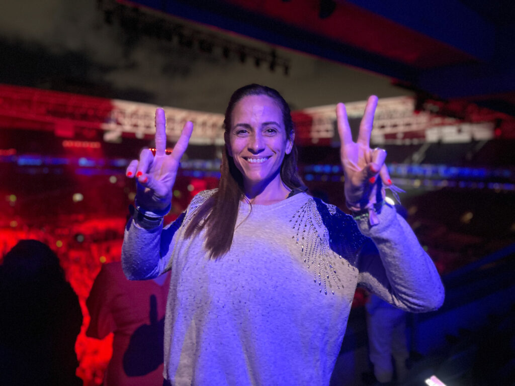 Claudia Luser, da TS