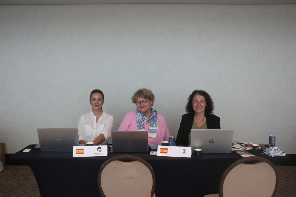 Consuelo Sanchez, do turismo de Madrid, Maria Garcia, da Costa del Sol e Elena Perrin, da Técnica Incentives