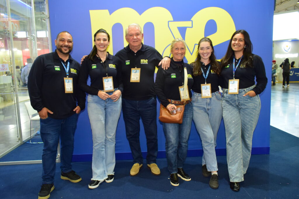 Equipe do Mercado & Eventos no Festuris 2024