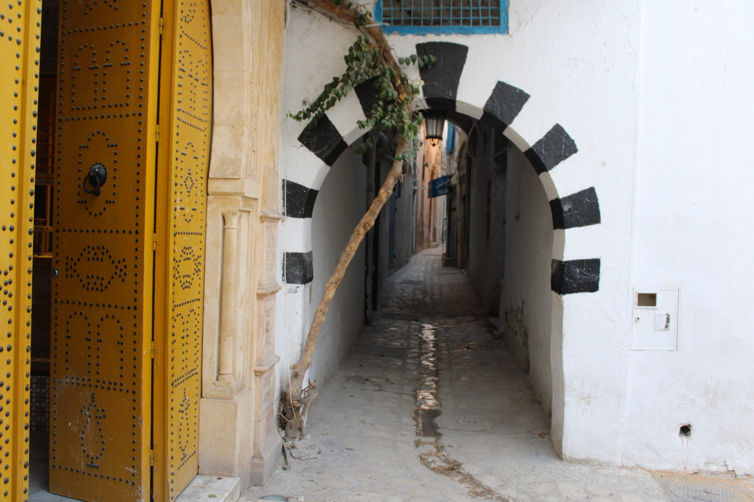 Detalhe das vielas da Medina, estreitas e bem arejadas Detalhe das vielas da Medina, estreitas e bem arejadas