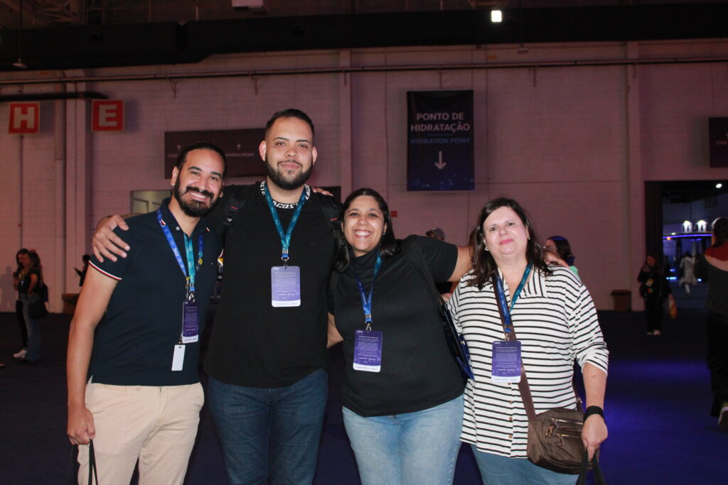 Diego Andrade, da CVC, Paulo Santos, Fabiana Pereira Maia e Christiane Perez, da Latam