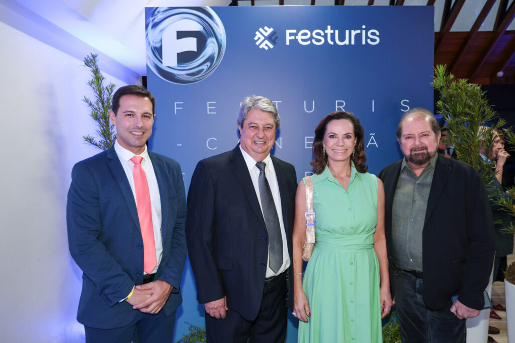 Eduardo Zorzanello, do Festuris, Nestor Tissot, prefeito de Gramado, Jandira Tissot, e Guilherme Paulus