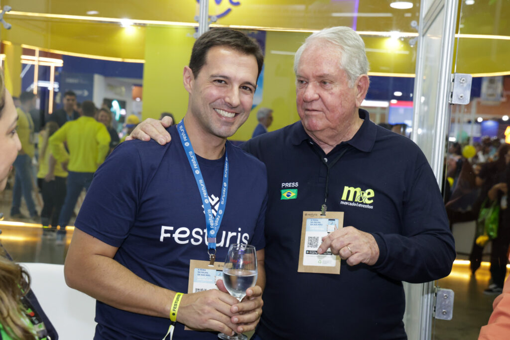 Eduardo Zorzanello, do Festuris, e Roy Taylor, do M&E