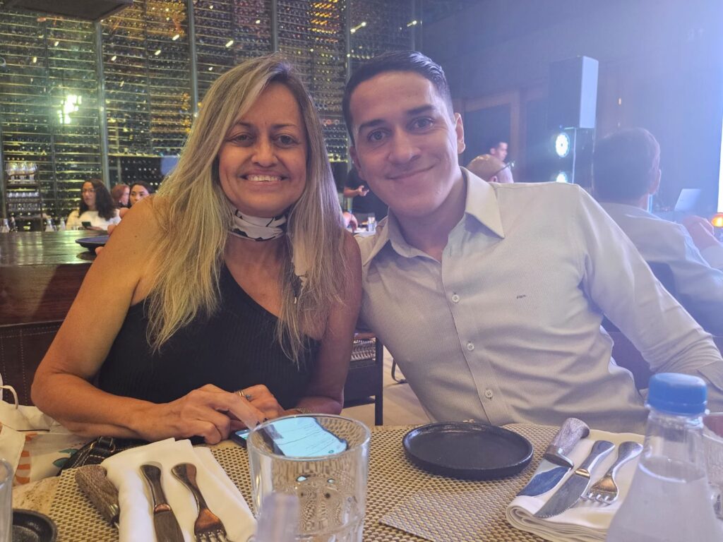 Elizete Almeida, da Lilitour, com Giovani Bittencourt, da Rionday Turismo