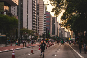 Entre os setores do turismo paulistano que mais cresceram, destaque para organização de eventos, locadoras de veículos, alimentação e mais setores de São Paulo (Divulgação/Athena Sandrini/Pexels)