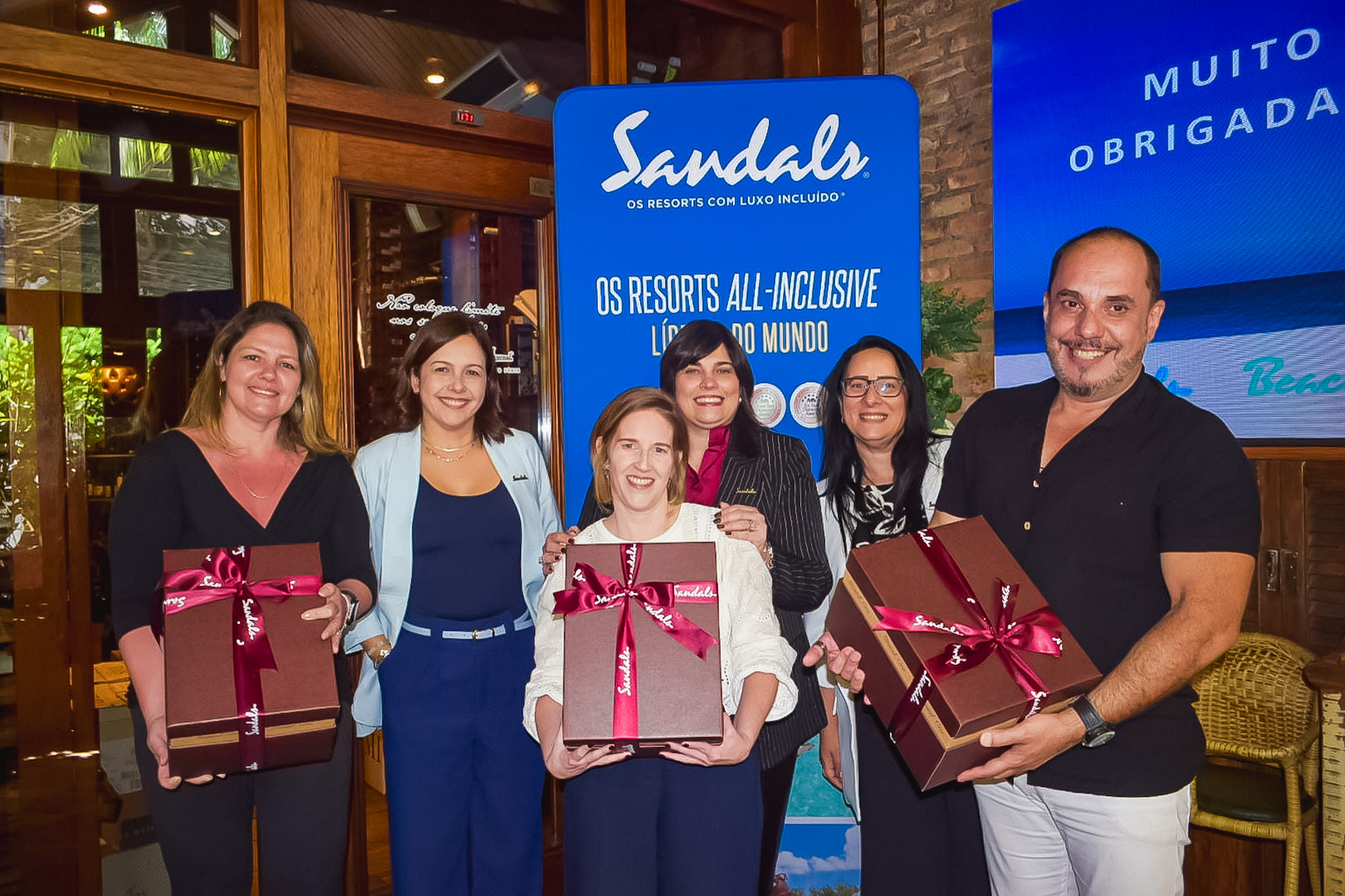 Equipe Sandals com operadores parceiros