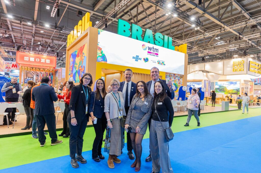Equipe da Embratur com executivos da Top Resa