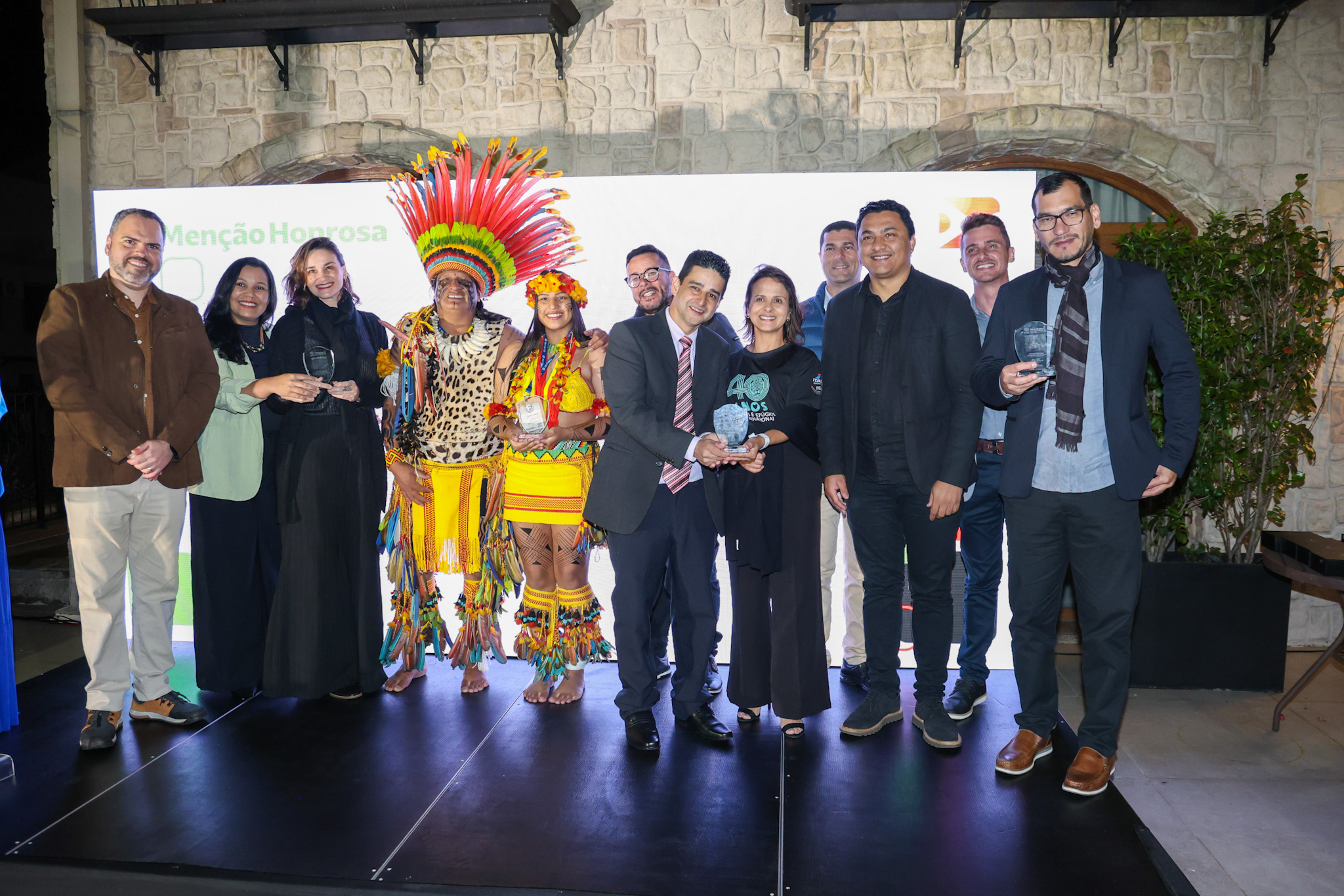 Evento também contou com a premiação de cinco menções honrosas Evento também contou com a premiação de cinco menções honrosas