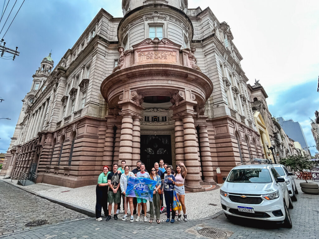 Famtour de São Paulo em frente ao Museu do Café